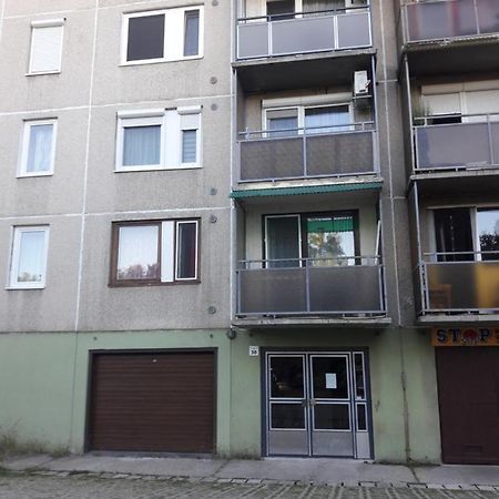 Studio+19 Apartman Казинцбарцика Екстериор снимка