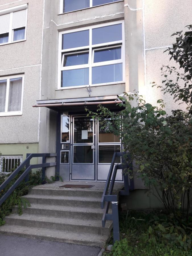 Studio+19 Apartman Казинцбарцика Екстериор снимка
