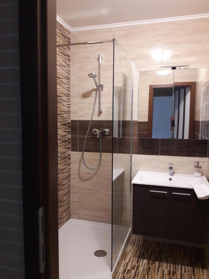 Studio+19 Apartman Казинцбарцика Екстериор снимка
